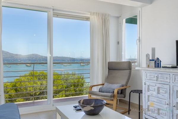 Foto van Appartement in Port de Pollença aan het Strand - Vakantiehuis in Port de Pollença - LivingRoom