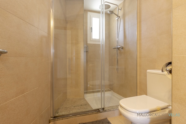 Foto van Appartement in Port de Pollença aan het Strand - Vakantiehuis in Port de Pollença - BathRoom