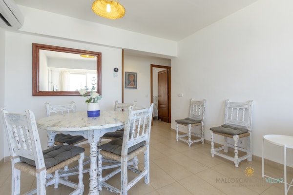 Foto van Appartement in Port de Pollença aan het Strand - Vakantiehuis in Port de Pollença - LivingRoom