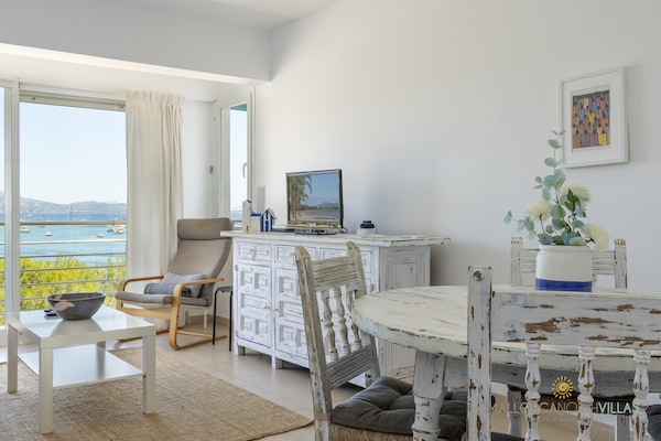 Foto van Appartement in Port de Pollença aan het Strand - Vakantiehuis in Port de Pollença - LivingRoom