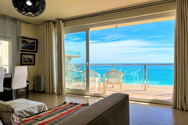 Foto van Appartement in Santa Susanna aan Zee - Vakantiehuis in Santa Susana - LivingRoom