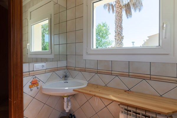 Foto van Luxe villa in Vilacolum met privézwembad - Vakantiehuis in Vilacolum - BathRoom