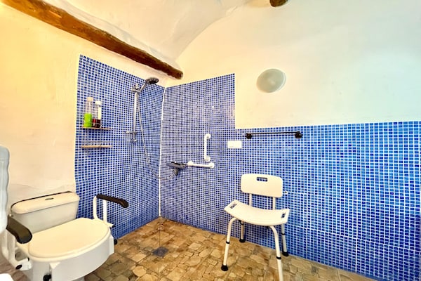 Foto van Grotwoning in Cúllar bij historisch centrum - Vakantiehuis in Cúllar - BathRoom