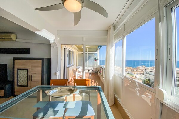 Foto van Appartement aan Costa del Sol met zeezicht - Vakantiehuis in Torremolinos - DiningRoom