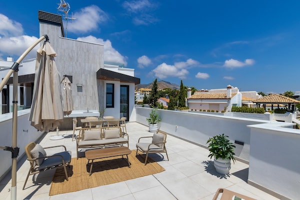 Foto van Montemar Retreat met privézwembad - Vakantiehuis in Torremolinos - ExteriorSummer