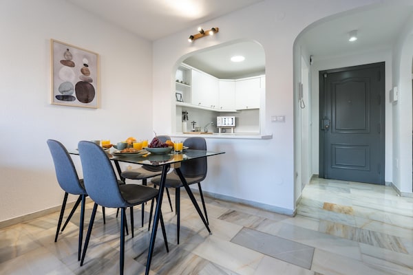 Foto van Faro's Arroyo de la Miel appartement in Malaga - Vakantiehuis in Málaga - DiningRoom