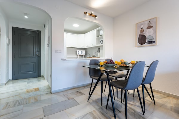 Foto van Faro's Arroyo de la Miel appartement in Malaga - Vakantiehuis in Málaga - DiningRoom