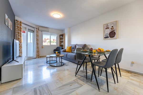 Foto van Faro's Arroyo de la Miel appartement in Malaga - Vakantiehuis in Málaga - DiningRoom