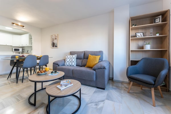 Foto van Faro's Arroyo de la Miel appartement in Malaga - Vakantiehuis in Málaga - LivingRoom