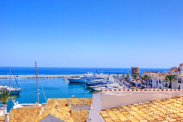 Foto van 1079 - FRONTLINE PUERTO BANUS APARTMENT - Vakantiehuis in Marbella - ViewSummer