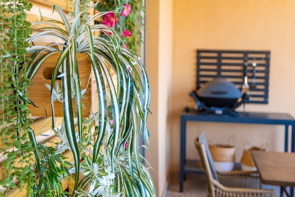 Foto van 3-Bedroom Apartment with Sea & Mountain Views - Vakantiehuis in Benahavís - Ambiance