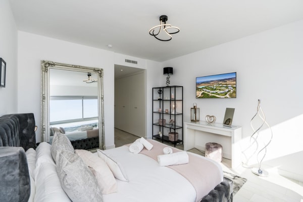 Foto van Verblijf in een appartement bij de Alcazaba-lagune - BedRoom