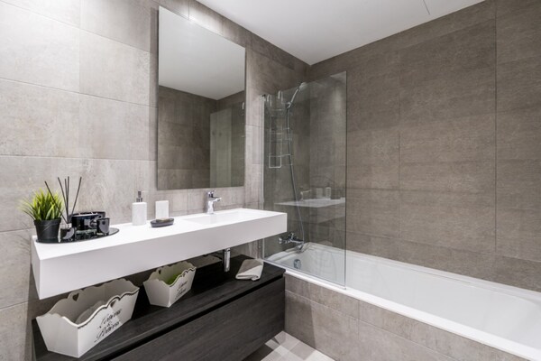Foto van Verblijf in een appartement bij de Alcazaba-lagune - BathRoom