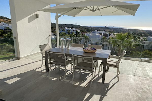 Foto van Verblijf in een appartement bij de Alcazaba-lagune - TerraceBalcony
