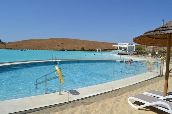 Foto van Charming 2-Bed Retreat Alcazaba Lagoon (304) - Vakantiehuis in Casares - PoolOfHouse