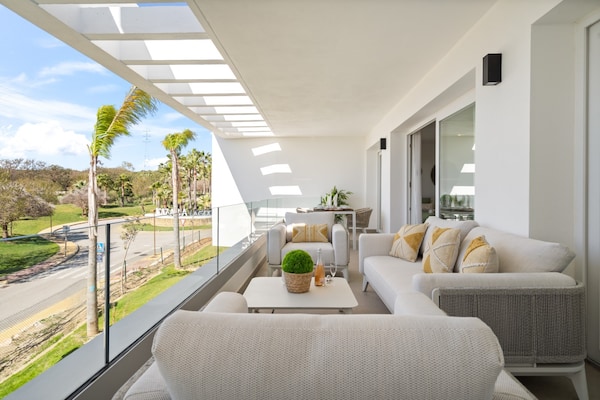 Foto van Stijlvol appartement aan de lagune - Vakantiehuis in Casares - TerraceBalcony