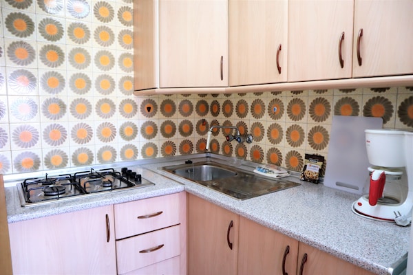 Foto van Studio in Nerja bij Carabeillo Strand - Vakantiehuis in Nerja - Kitchen