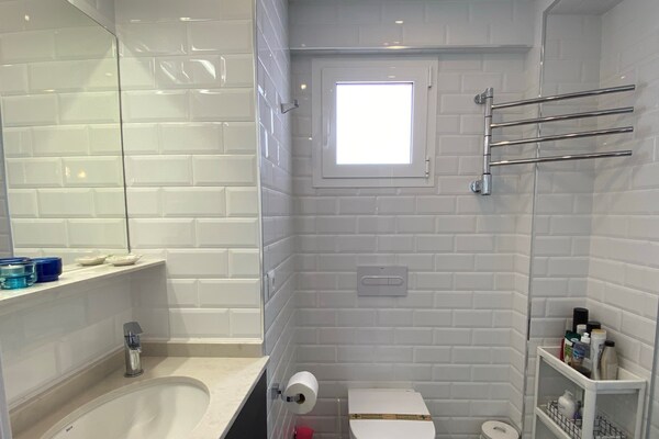 Foto van Penthouse in Nerja bij Balcón de Europa - Vakantiehuis in Nerja - BathRoom