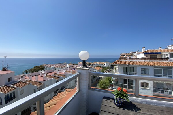 Foto van Penthouse in Nerja bij Balcón de Europa - Vakantiehuis in Nerja - Outdoor