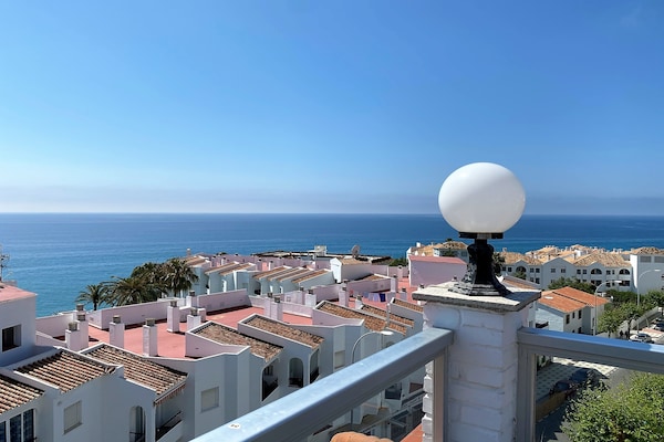 Foto van Penthouse in Nerja bij Balcón de Europa - Vakantiehuis in Nerja - Outdoor