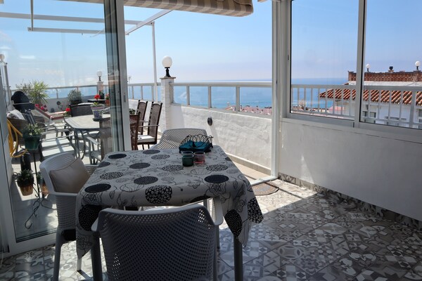 Foto van Penthouse in Nerja bij Balcón de Europa - Vakantiehuis in Nerja - terrace