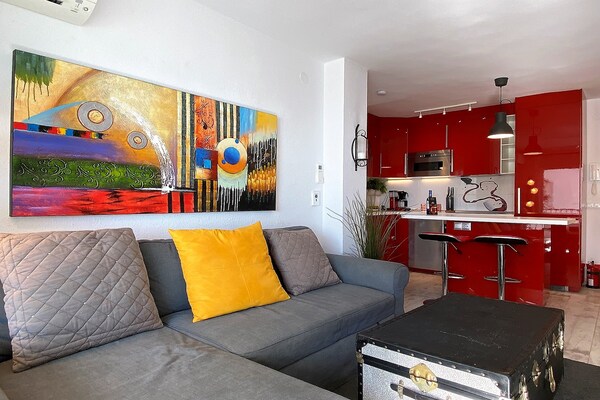 Foto van Appartement aan zee in Nerja bij El Salon - Vakantiehuis in Nerja - LivingRoom