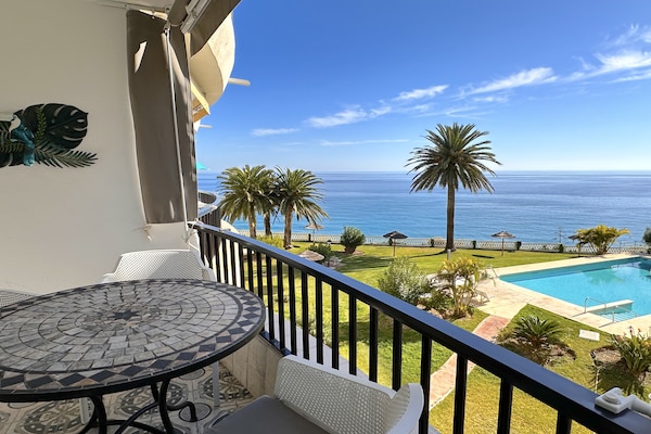 Foto van Appartement aan zee in Nerja bij El Salon - Vakantiehuis in Nerja - TerraceBalcony