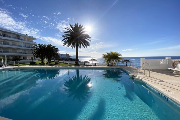 Foto van Appartement aan zee in Nerja bij El Salon - Vakantiehuis in Nerja - PoolOfHouse