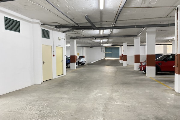 Foto van Vakantiehuis in Nerja met zeezicht - Vakantiehuis in Nerja - Garage