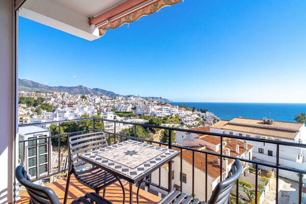 Foto van Appartement in Nerja bij Burriana Strand - Vakantiehuis in Nerja - terrace