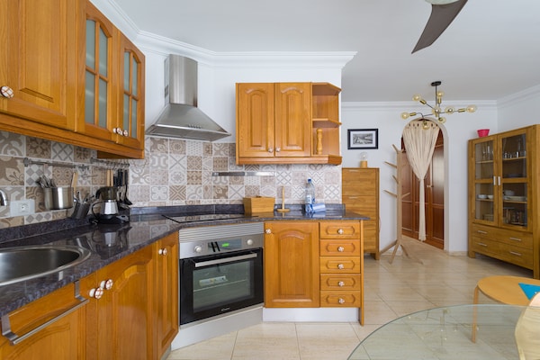 Foto van Appartement in Las Palmas bij Playa de Las Canteras - Kitchen