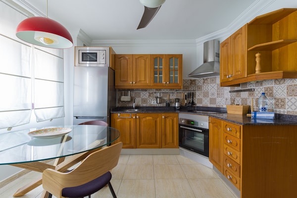 Foto van Appartement in Las Palmas bij Playa de Las Canteras - Kitchen