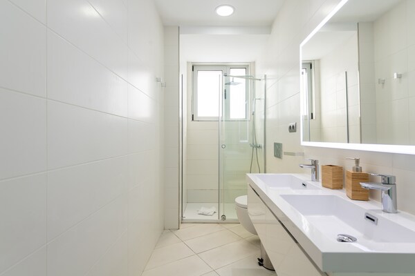 Foto van Appartement in Las Palmas in de buurt van Canteras - BathRoom