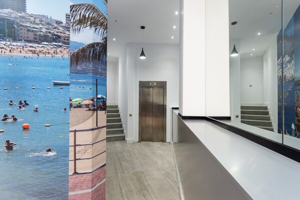 Foto van Appartement in Las Palmas in de buurt van Canteras - HallReception