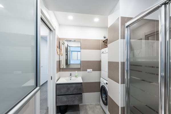 Foto van Huis in Las Palmas bij Las Canteras - Vakantiehuis in Las Palmas de Gran Canaria - BathRoom