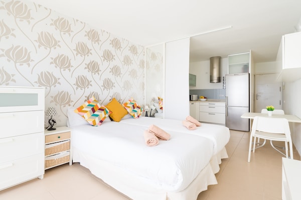 Foto van Strandappartement in Las Palmas met terras - Vakantiehuis in Las Palmas de Gran Canaria - BedRoom
