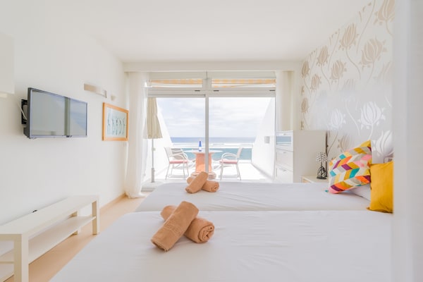 Foto van Strandappartement in Las Palmas met terras - Vakantiehuis in Las Palmas de Gran Canaria - BedRoom