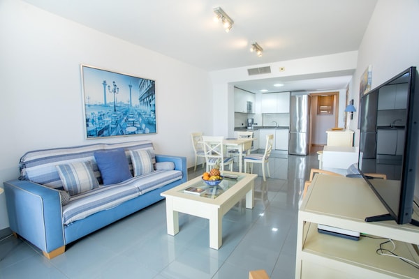 Foto van Appartement Las Palmas bij Playa de Las Canteras - Vakantiehuis in Las Palmas de Gran Canaria - LivingRoom