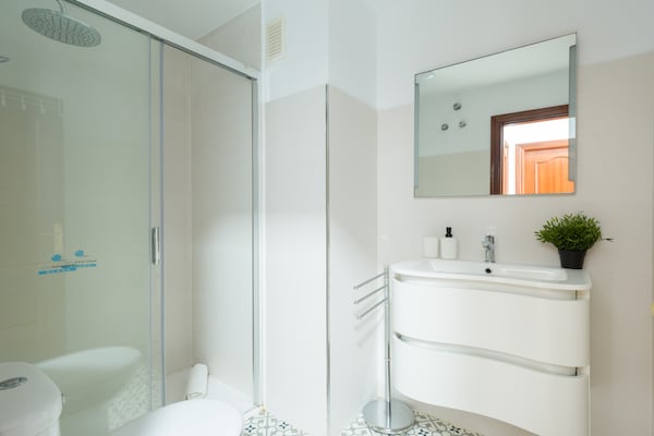 Foto van Huis in Las Palmas bij Las Canteras Strand - Vakantiehuis in Las Palmas de Gran Canaria - BathRoom