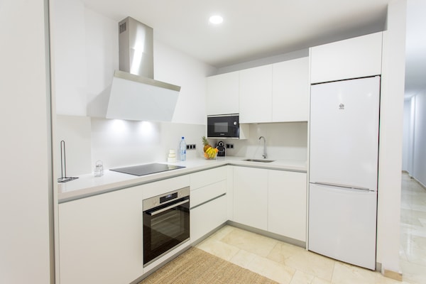 Foto van Appartement bij Playa de Las Canteras - Vakantiehuis in Las Palmas de Gran Canaria - Kitchen