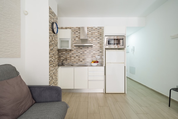 Foto van Appartement bij Playa de Las Canteras - Vakantiehuis in Las Palmas de Gran Canaria - Kitchen