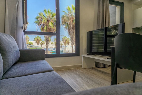 Foto van Strandappartement Las Palmas bij Playa - Vakantiehuis in Las Palmas de Gran Canaria - LivingRoom