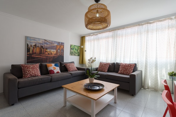Foto van Huis bij Playa de Las Canteras met Tuin - Vakantiehuis in Las Palmas de Gran Canaria - LivingRoom