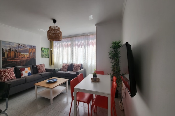 Foto van Huis bij Playa de Las Canteras met Tuin - Vakantiehuis in Las Palmas de Gran Canaria - LivingRoom