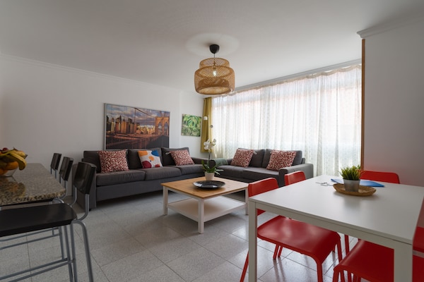 Foto van Huis bij Playa de Las Canteras met Tuin - Vakantiehuis in Las Palmas de Gran Canaria - LivingRoom