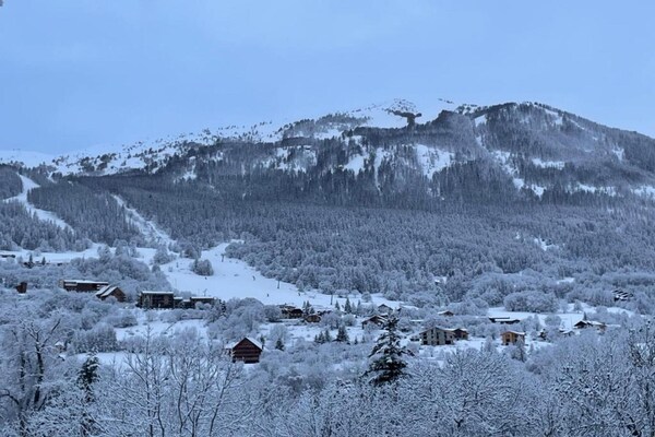 Foto van Appartement in Franse Alpen met Zwembad - Vakantiehuis in Allos - AreaWinter20KM