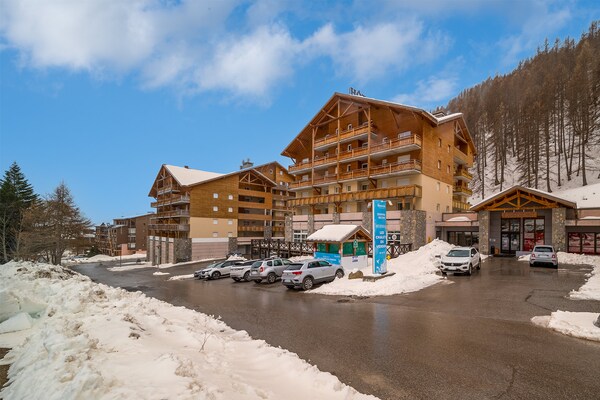 Foto van Appartement in Franse Alpen met verwarmd zwembad - Vakantiehuis in Allos - Outdoor