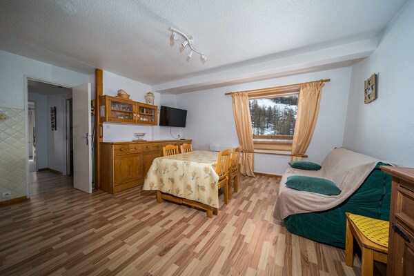 Foto van Appartement in Allos met Bergzicht - Vakantiehuis in Allos - LivingRoom