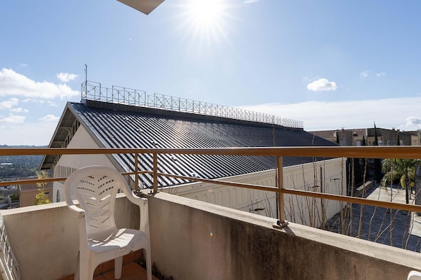 Foto van Zonnige ontsnapping op heuvel met zwembad, Grasse - Vakantiehuis in Grasse - ViewSummer