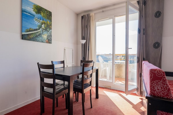 Foto van Klassieke Riviera-vakantie met zwembad in Grasse - Vakantiehuis in Grasse - DiningRoom